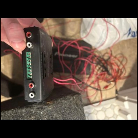 12 in. Memphis Speaker Set, w/ 900W Pioneer Amp. - Picture 6 of 7